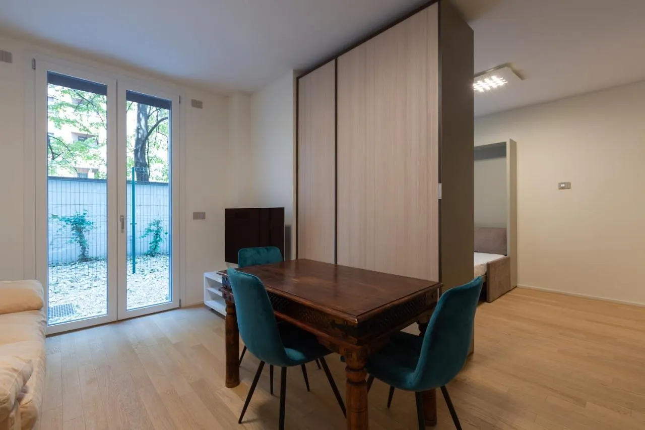 Cozy Flat With Parking Daire Milano İtalya